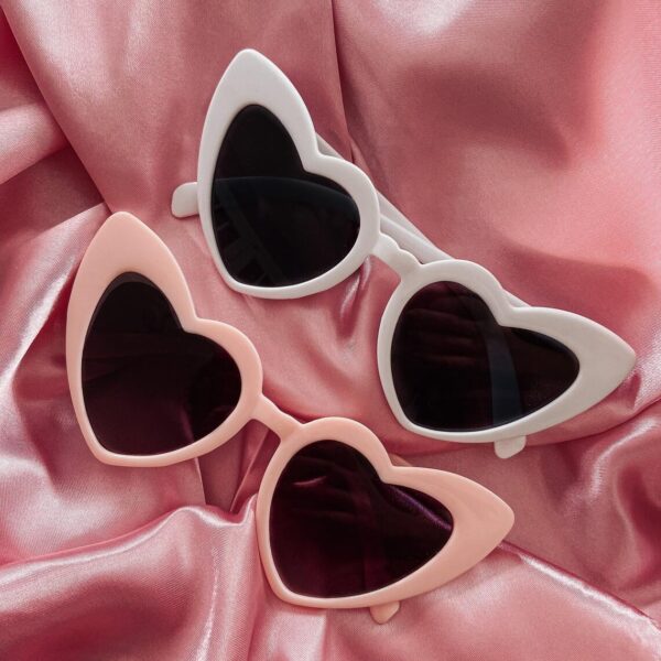 Heart-Shaped Vintage Sunglasses for Women