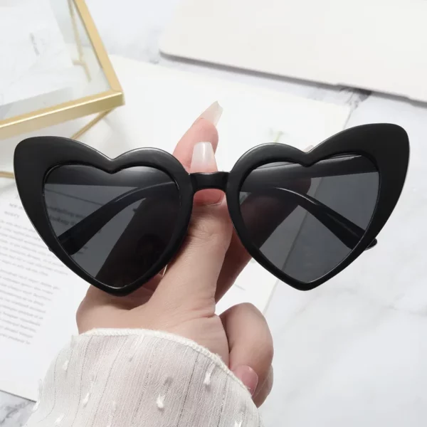 Heart-Shaped Vintage Sunglasses for Women