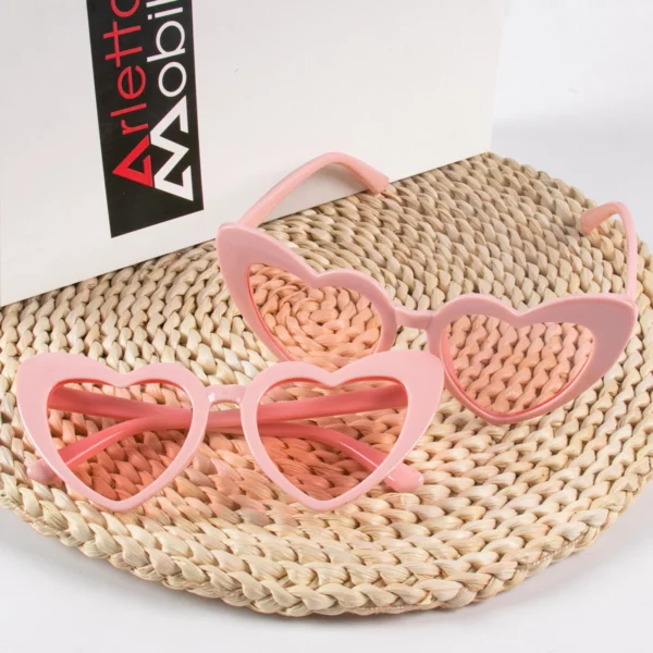 Heart-Shaped Vintage Sunglasses for Women