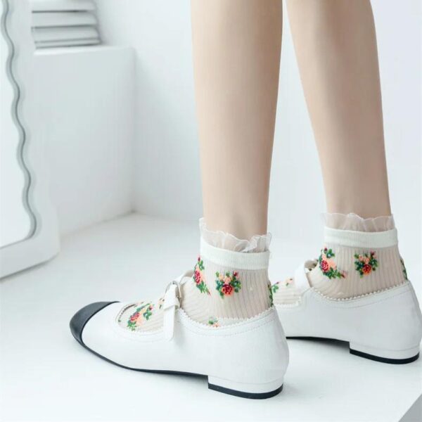 Harajuku Retro Floral Embroidered Lace Ruffle Socks