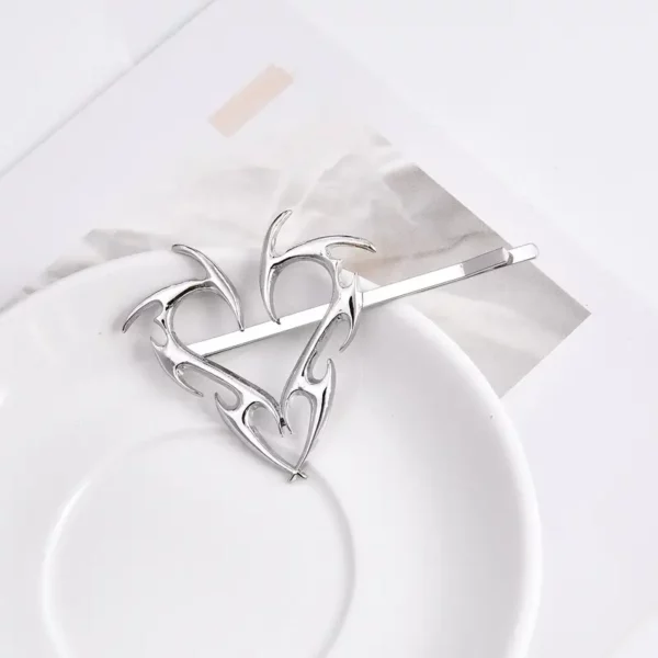 Trendy Hip Hop Silver Heart Hairpins - Image 4