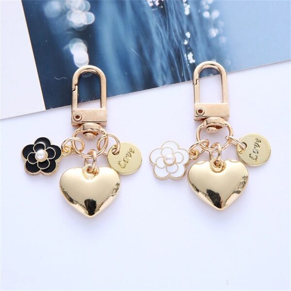Fashionable Metal Heart & Camellia Letter Keychain