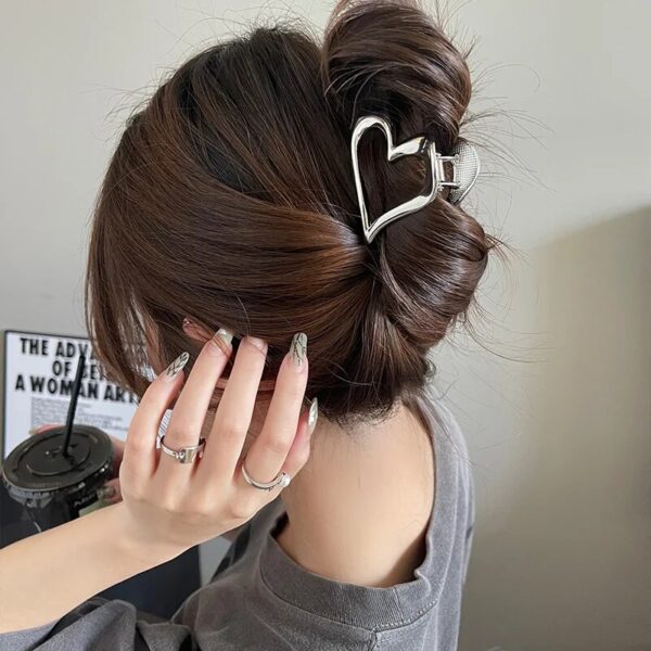 Elegant Geometric Heart Hair Claw Clip for Women and Girls - Image 4