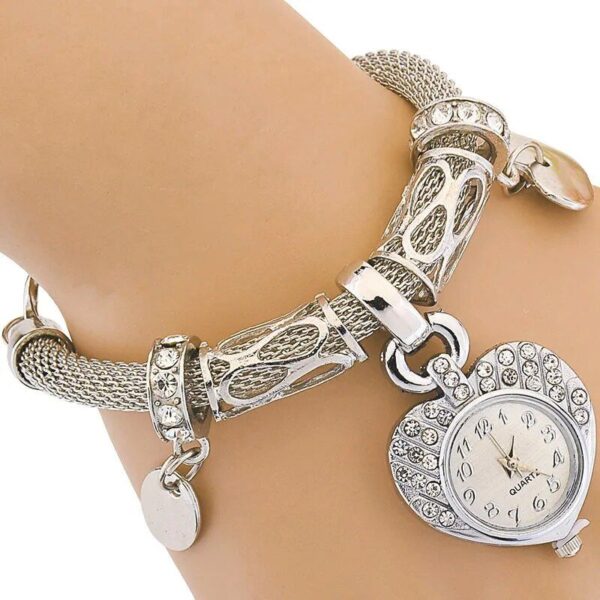 Fashionable Heart-Shaped Ladies' Bracelet Watch - Image 2