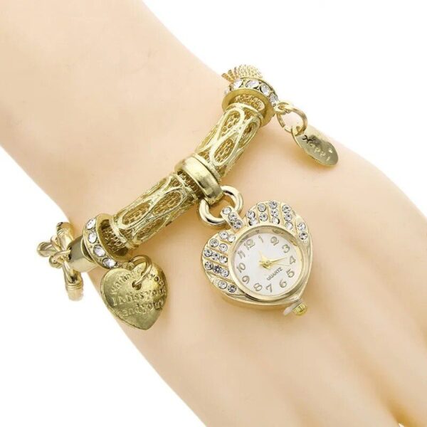 Fashionable Heart-Shaped Ladies’ Bracelet Watch