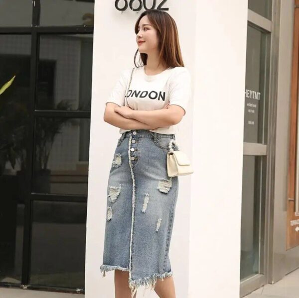 Chic Korean-Style Front Button Denim Skirt with Distressed Detail