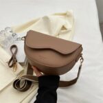 2023 Retro Chic Half Moon Crossbody Bag for Women