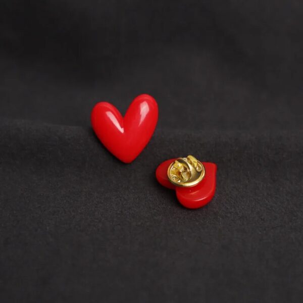 Charming Red Heart Resin Brooch Pins