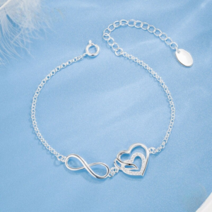 Elegant 925 Sterling Silver Heart-Shaped Zircon Bracelet
