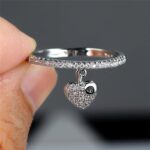 Trendy Crystal Heart Engagement Ring