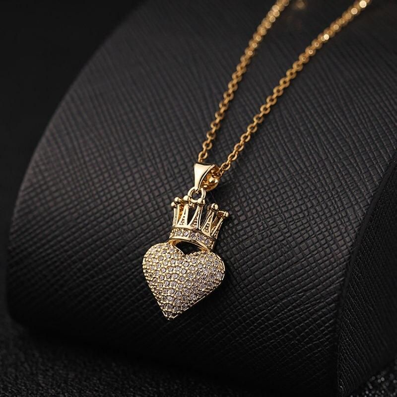 Fashion European and American niche design love crown necklace classic queen crown collarbone chain hip hop sweater chain gift