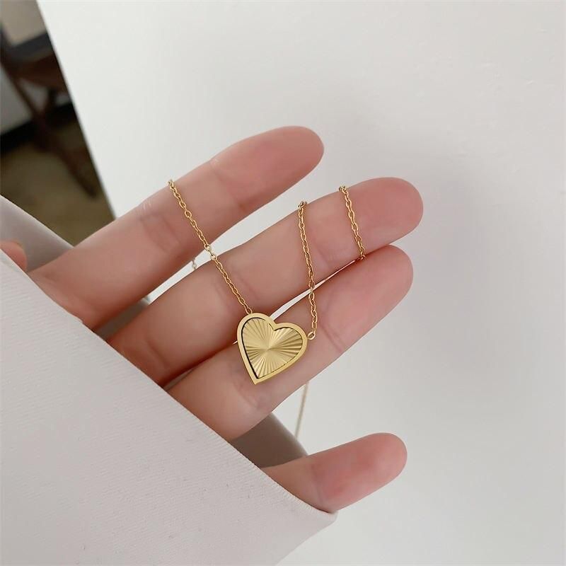 V​intage PVD 18k Gold Plated Stainless Steel Radial Geometric Heart Pendant Necklace for Women Waterproof Charm Collar Jewerlry