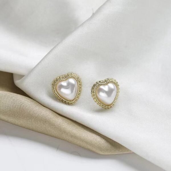 Golden Heart Pearl Stud Earrings