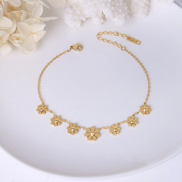 Gold-Plated Daisy Chain Anklet