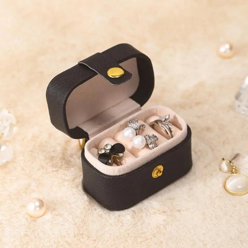 Compact Elegance: Mini PU Leather Ring & Earrings Organizer Box