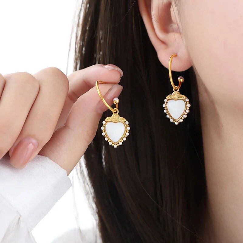 Stylish Stainless Steel Gold Plated C Shaped Sea Shell Heart Pendant Earrings for Women