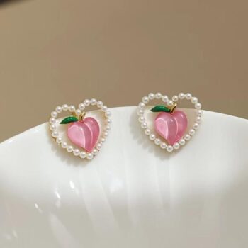 Charming Peach Heart Pearl Earrings