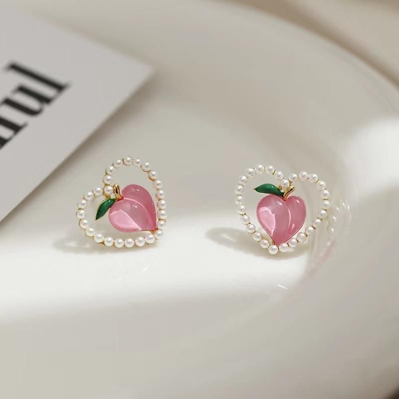 Charming Peach Heart Pearl Earrings