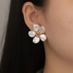 Chic French Retro Pearl Stud Earrings