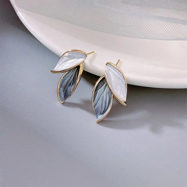 2023 Elegant Grey Leaf Metal Stud Earrings - Image 6