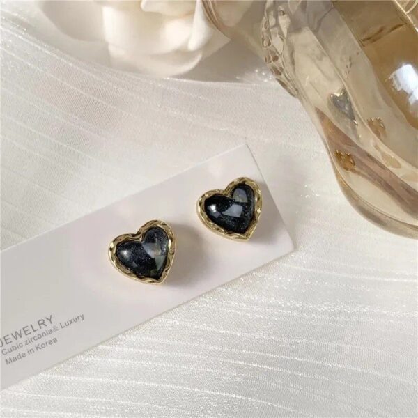 Chic Vintage Heart Stud Earrings - Image 6