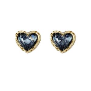 Chic Vintage Heart Stud Earrings