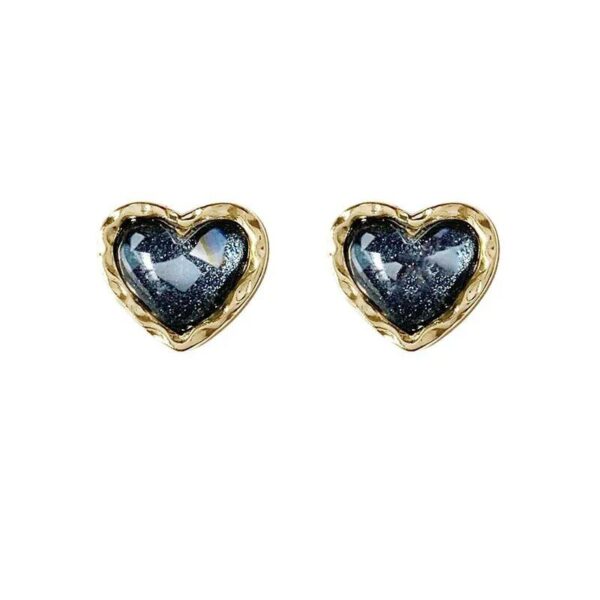 Chic Vintage Heart Stud Earrings - Image 7