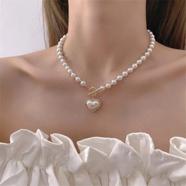 Elegant Vintage Heart Pendant Pearl Necklace - Image 2