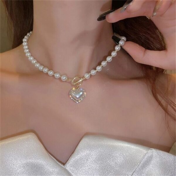 Elegant Vintage Heart Pendant Pearl Necklace - Image 7