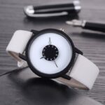 Elegant Ultra-Thin Quartz Watch for Men and Women