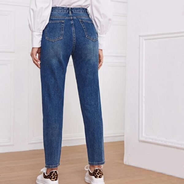 Curve-Embracing Vintage Bleached Plus-Size Straight Jeans - Image 3