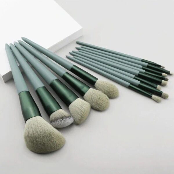 Deluxe 13-Piece Makeup Brush Set – Multi-Use Cosmetic Tools for Full Face Application