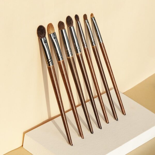 Professional 7-Piece Makeup Brush Set – Natural & Synthetic Hair Blending and Shader Brushes