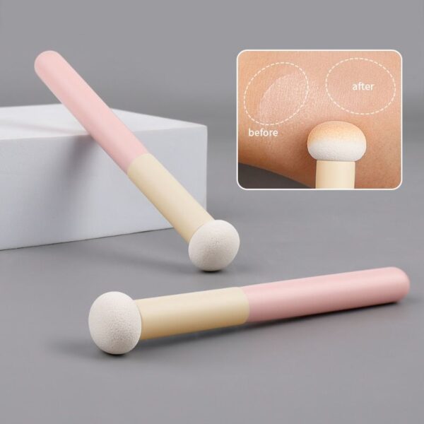 Multi-Purpose Makeup Brush: Concealer, Lip & Face Precision Tool - Image 4