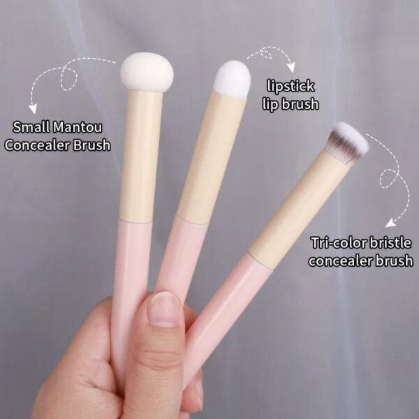 Multi-Purpose Makeup Brush: Concealer, Lip & Face Precision Tool