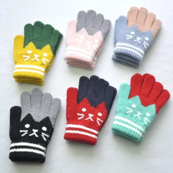 Cozy Cat Knit Mittens for Kids: Winter Warmth and Outdoor Fun
