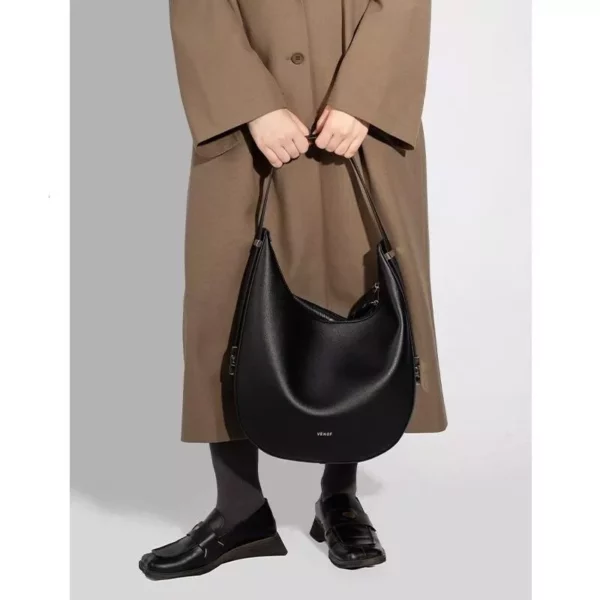 Elegant Leather Hobo Bag – Casual Chic Shoulder Bag for Women