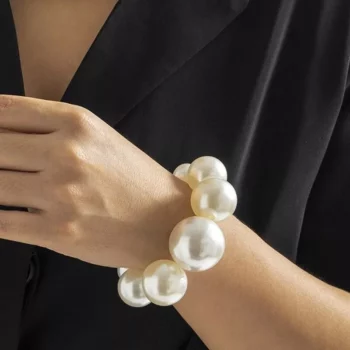 Elegant Round Pearl Charm Bracelet