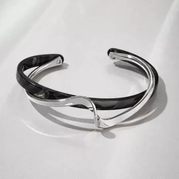 Elegant Geometric Metal Charm Bracelet for Women