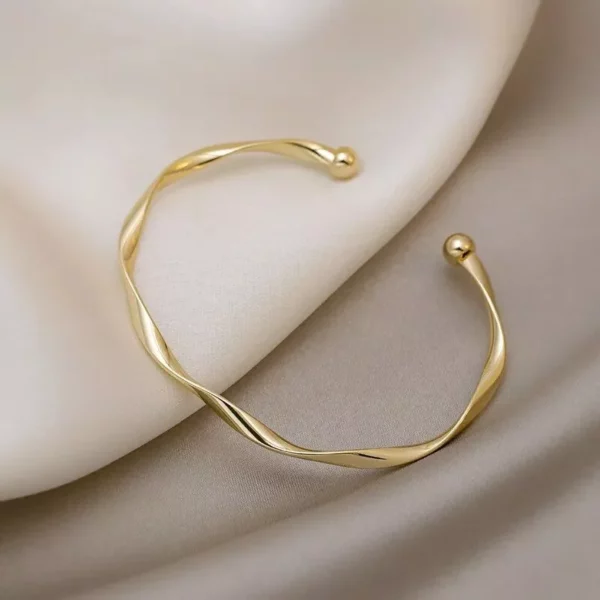 Elegant Twist Simple Bracelet – Fashionable Women’s Jewelry for All Occasions