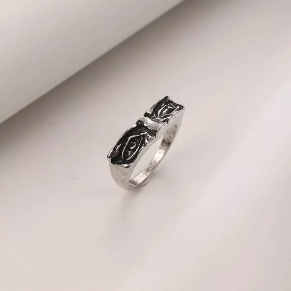 Men’s Vintage Punk Eye Ring – Geometric Metal Cocktail Ring for Parties and Hip Hop Style