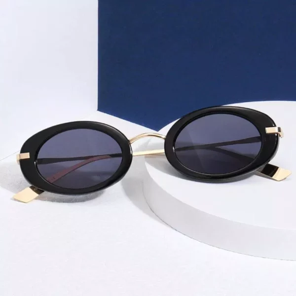Retro Punk Oval Sunglasses with UV400 Protection