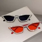 Chic Retro Triangle Cat Eye Sunglasses with Rhinestone Detail