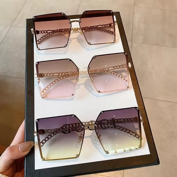 Elegant Oversize Gradient Sunglasses – Vintage Square Shades for Women