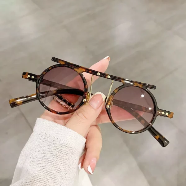 Chic Vintage Round Sunglasses for Women and Men – Small Frame, Gradient Lenses, UV Protection