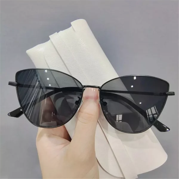 Chic Cat Eye Vintage Sunglasses – UV400 Protection, Trendy Multi-Color Eyewear