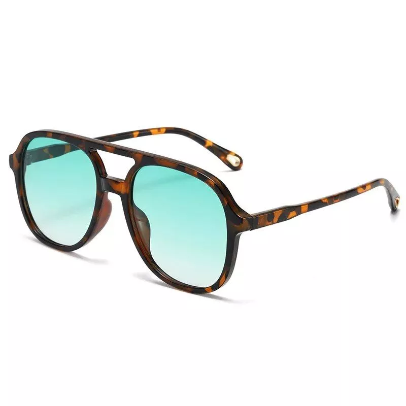 Vintage Oversized Pilot Sunglasses – Fashionable UV400 Protective Eyewear for Men and Women