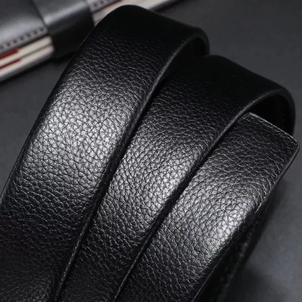 High-Quality Automatic Buckle Leather Belt for Men - Versatile and Stylish - Image 4