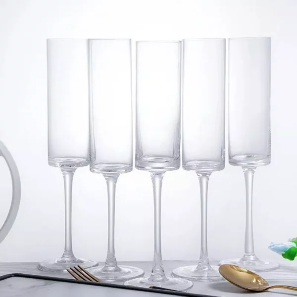 Elegant Crystal Champagne Glasses: Creative Design for Sparkling Wines