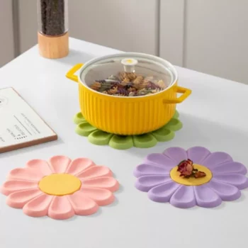 Heat-Resistant Silicone Daisy Pot Mat – Multi-Use Trivet and Countertop Protector